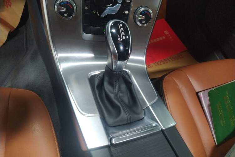 Used Volvo S60 2017 S60L T4 Smart Range Edition Gear Lever