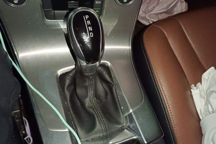 Used Volvo S60 2017 S60L T4 Smart Range Edition Gear Lever