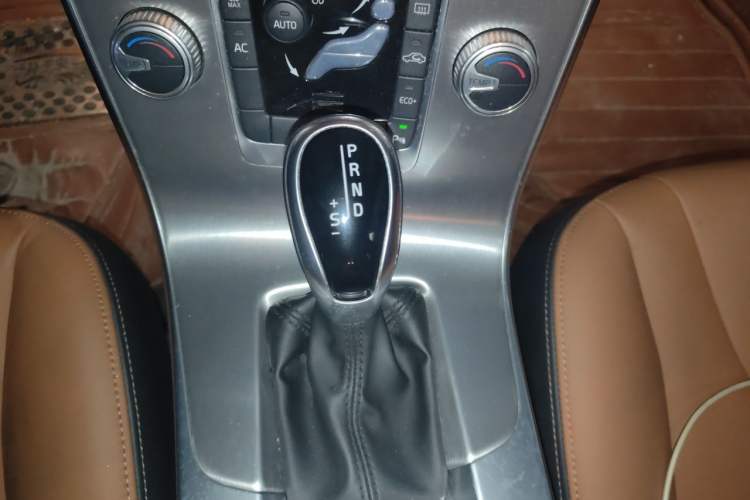 Used Volvo S60 2017 S60L T3 Smart Upgrade Edition Gear Lever