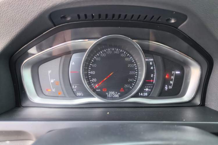 Used Volvo S60 2017 S60L T4 Smart Range Edition Instrument Cluster