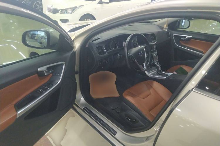 Used Volvo S60 2017 S60L T4 Smart Range Edition Interior 3