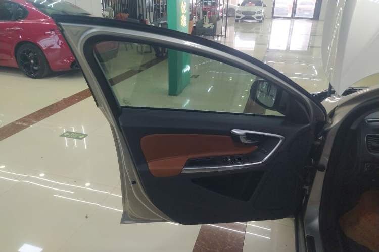 Used Volvo S60 2017 S60L T4 Smart Range Edition Interior 7