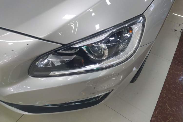 Used Volvo S60 2017 S60L T4 Smart Range Edition Left Front Headlight