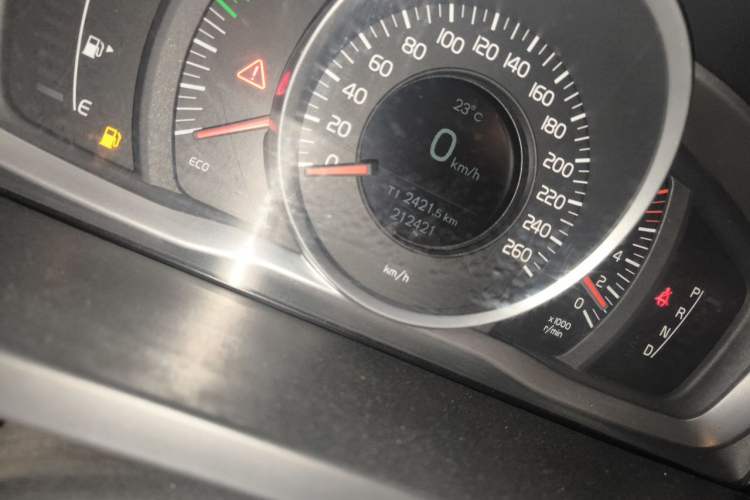 Used Volvo S60 2017 S60L T3 Smart Upgrade Edition Odometer Close Up