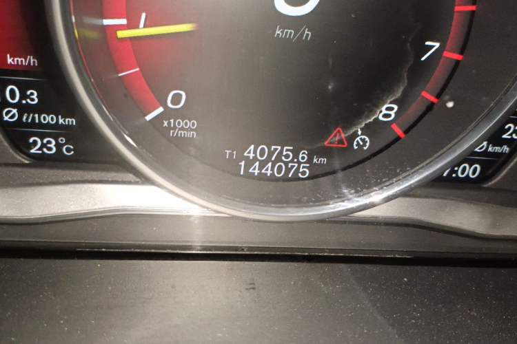 Used Volvo S60 2017 S60L T4 Smart Range Edition Odometer Close Up