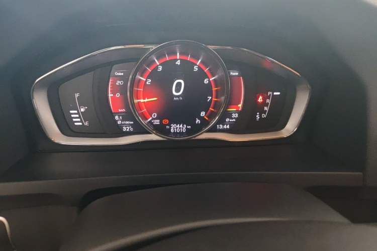 Used Volvo S60 2017 S60L T4 Smart Range Edition Odometer Close Up