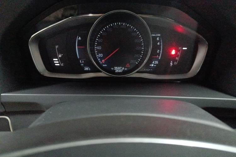 Used Volvo S60 2017 S60L T4 Smart Range Edition Odometer Close Up