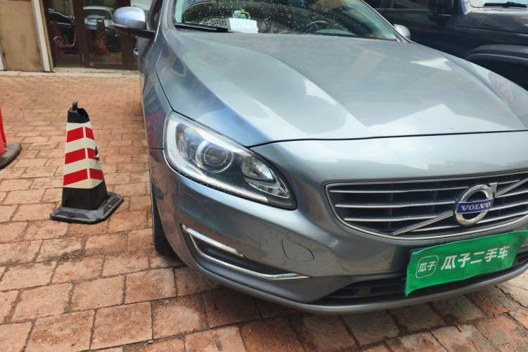 Used Volvo S60 2017 S60L T4 Smart Range Edition Right Front Headlight
