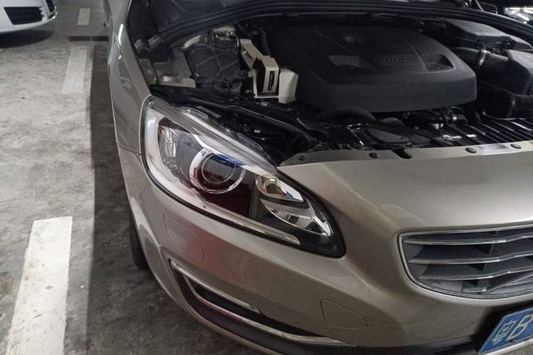 Used Volvo S60 2017 S60L T4 Smart Range Edition Right Front Headlight