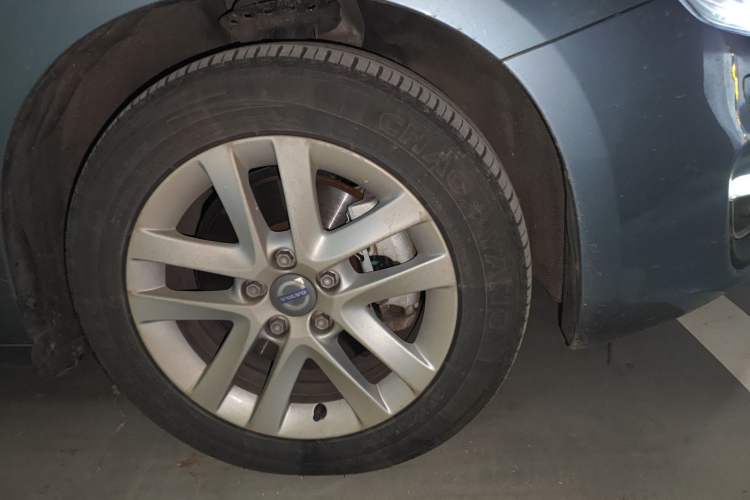 Used Volvo S60 2017 S60L T3 Smart Upgrade Edition Right Front Wheel Hub