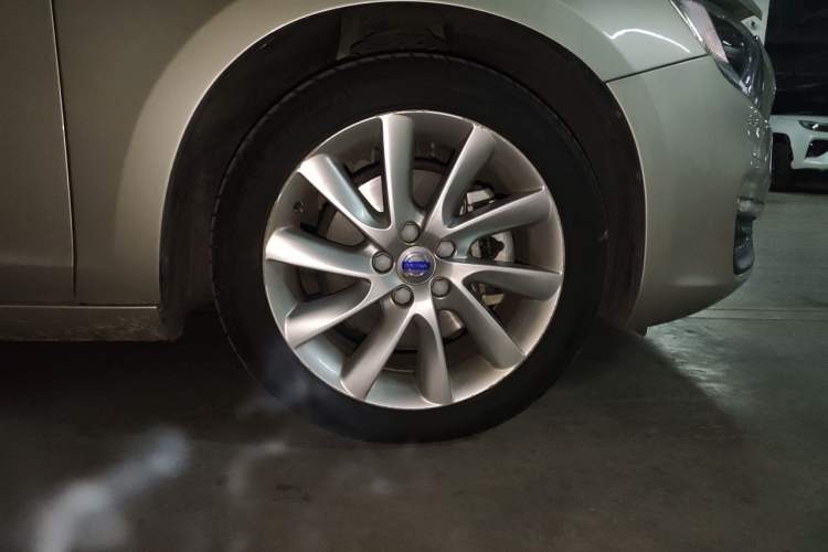 Used Volvo S60 2017 S60L T4 Smart Range Edition Right Front Wheel Hub