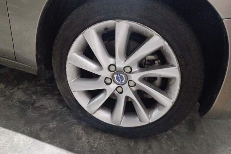Used Volvo S60 2017 S60L T4 Smart Range Edition Right Front Wheel Hub