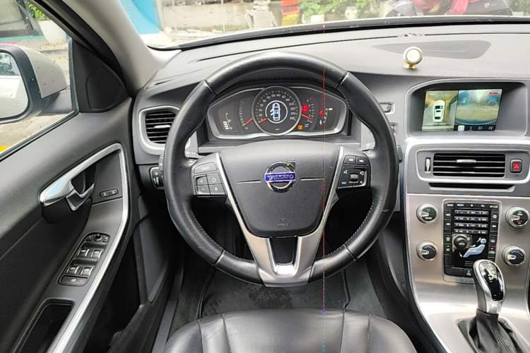 Used Volvo S60 2017 S60L T3 Smart Upgrade Edition Steering Wheel