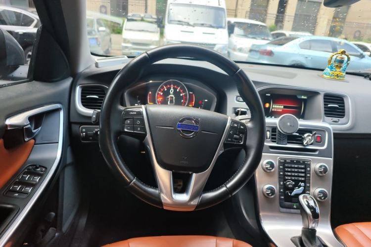 Used Volvo S60 2017 S60L T4 Smart Range Edition Steering Wheel