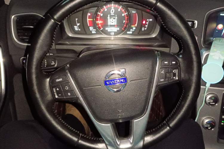 Used Volvo S60 2017 S60L T4 Smart Range Edition Steering Wheel