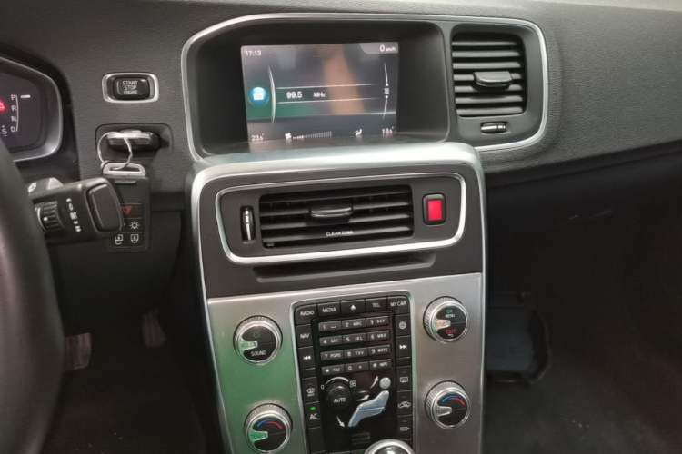 Used Volvo S60 2017 S60L T3 Smart Upgrade Edition Audio And AC Panel