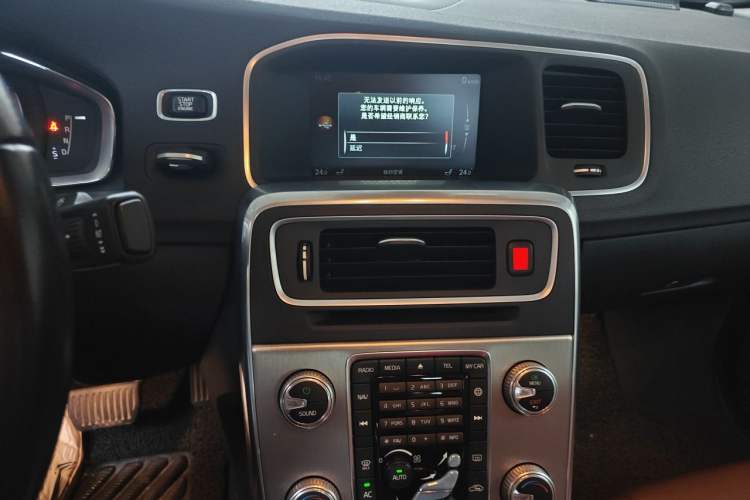Used Volvo S60 2017 S60L T4 Smart Range Edition Audio And AC Panel