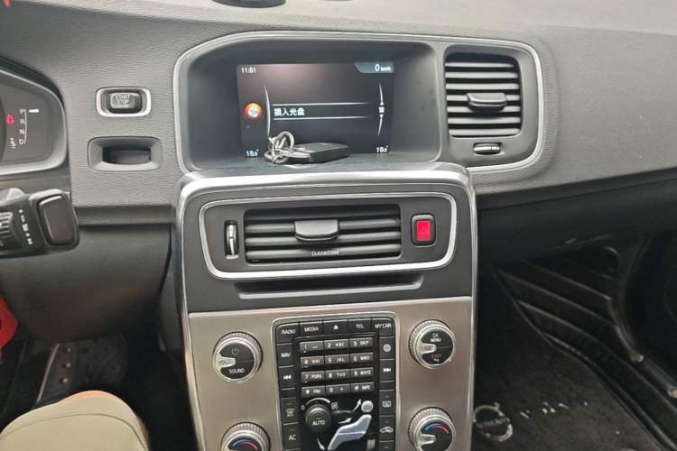 Used Volvo S60 2017 S60L T3 Smart Upgrade Edition Audio And AC Panel