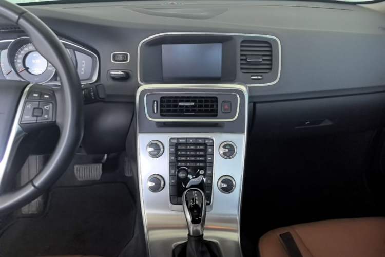 Used Volvo S60 2017 S60L T3 Smart Upgrade Edition Audio And AC Panel