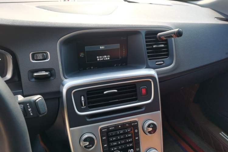 Used Volvo S60 2017 S60L T5 Intelligent Drive Edition Audio And AC Panel