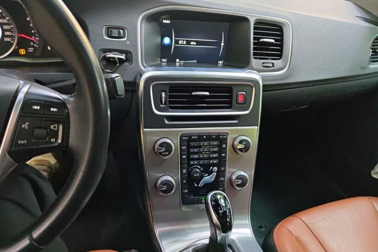 Used Volvo S60 2017 S60L T3 Smart Upgrade Edition Audio And AC Panel