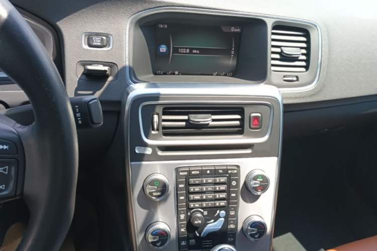 Used Volvo S60 2017 S60L T5 Intelligent Drive Edition Audio And AC Panel