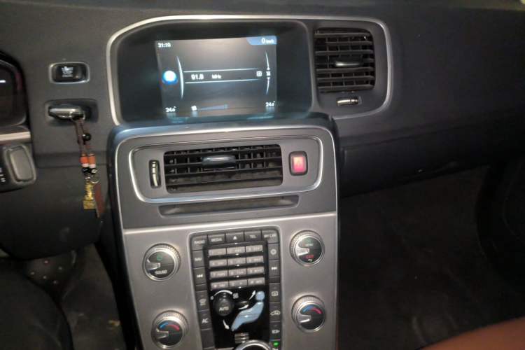 Used Volvo S60 2017 S60L T3 Smart Upgrade Edition Audio And AC Panel