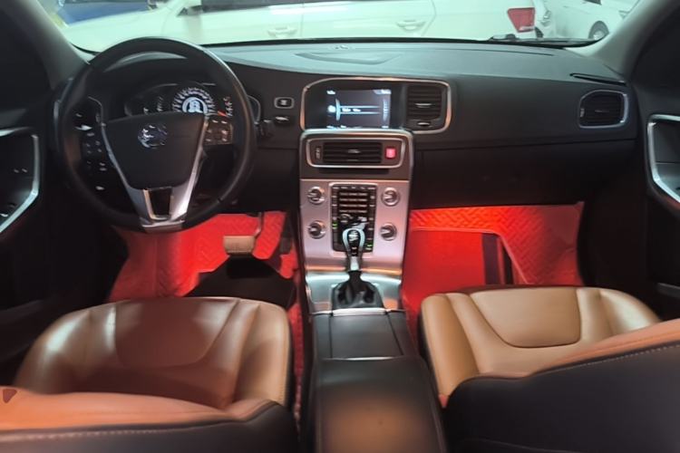 Used Volvo S60 2017 S60L T3 Smart Upgrade Edition Center Console
