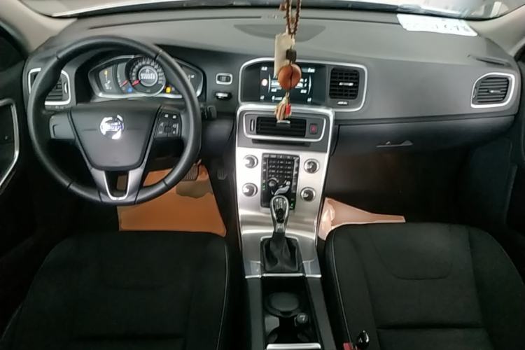 Used Volvo S60 2017 S60L T3 Smart Drive Edition Center Console