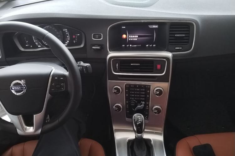 Used Volvo S60 2017 S60L T4 Smart Range Edition Center Console