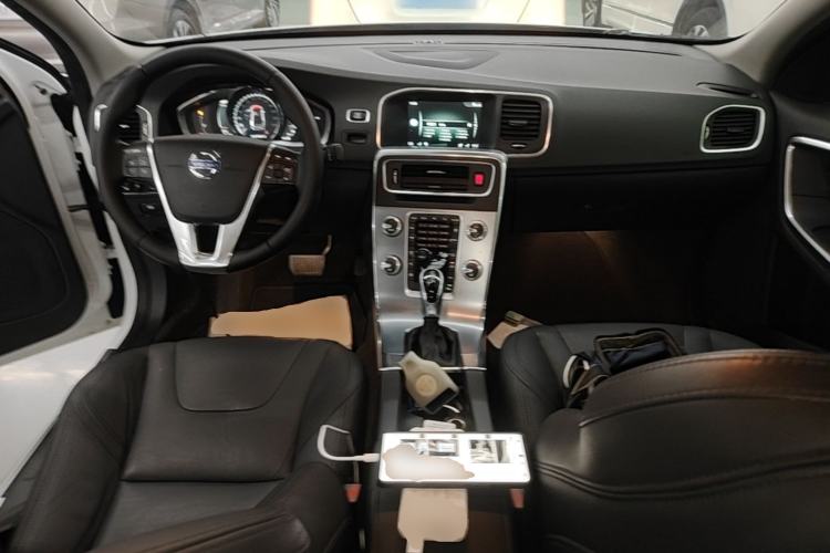 Used Volvo S60 2017 S60L T5 Intelligent Drive Edition Center Console