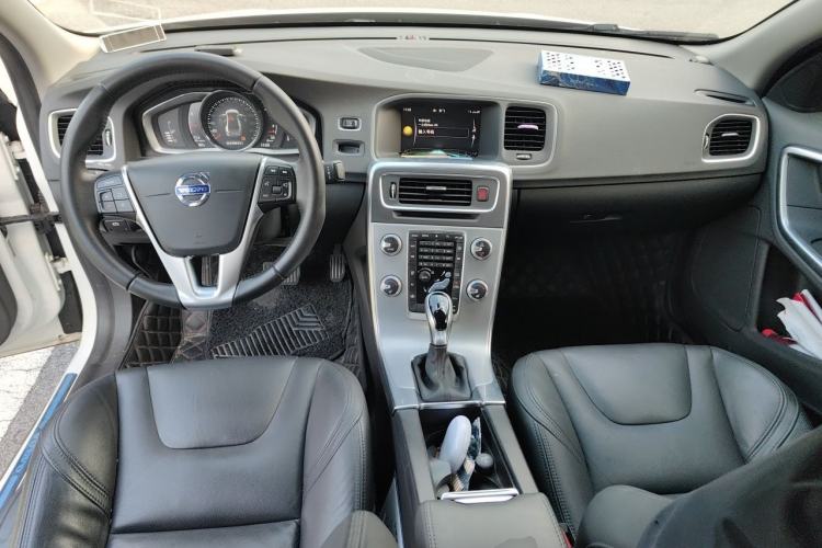Used Volvo S60 2017 S60L T5 Intelligent Drive Edition Center Console