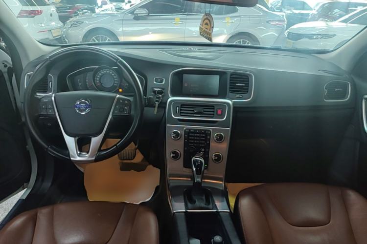 Used Volvo S60 2017 S60L T3 Smart Upgrade Edition Center Console