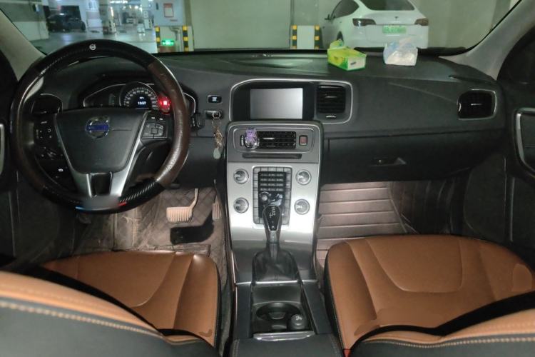 Used Volvo S60 2017 S60L T3 Smart Upgrade Edition Center Console