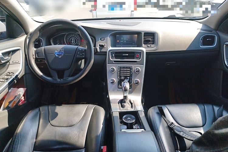 Used Volvo S60 2017 S60L T3 Smart Drive Edition Center Console