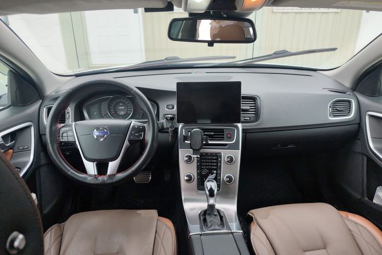 Used Volvo S60 2017 S60L T3 Smart Upgrade Edition Center Console