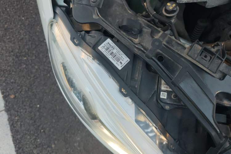 Used Volvo S60 2017 S60L T5 Intelligent Drive Edition Engine Bay Right