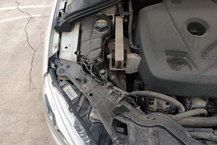Used Volvo S60 2017 S60L T3 Smart Upgrade Edition Engine Bay Right