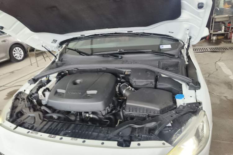 Used Volvo S60 2017 S60L T4 Smart Range Edition Engine Bay