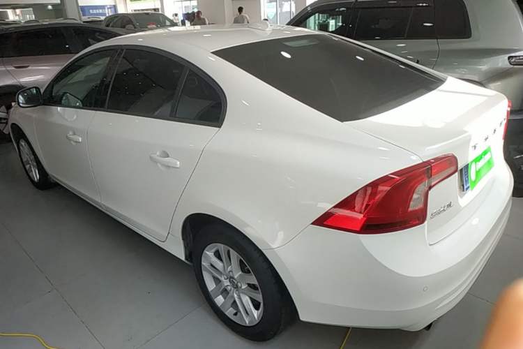 Used Volvo S60 2017 S60L T3 Smart Drive Edition Exterior 2