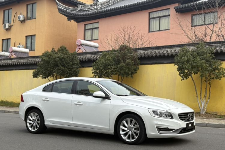 Used Volvo S60 2017 S60L T4 Smart Range Edition Exterior 4