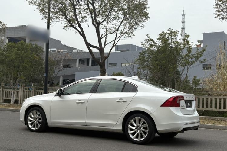 Used Volvo S60 2017 S60L T4 Smart Range Edition Exterior 5
