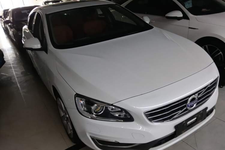 Used Volvo S60 2017 S60L T5 Intelligent Drive Edition Front Right 45 Deg