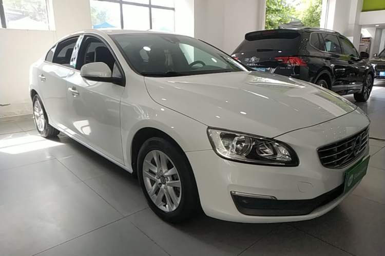 Used Volvo S60 2017 S60L T3 Smart Drive Edition Front Right 45 Deg