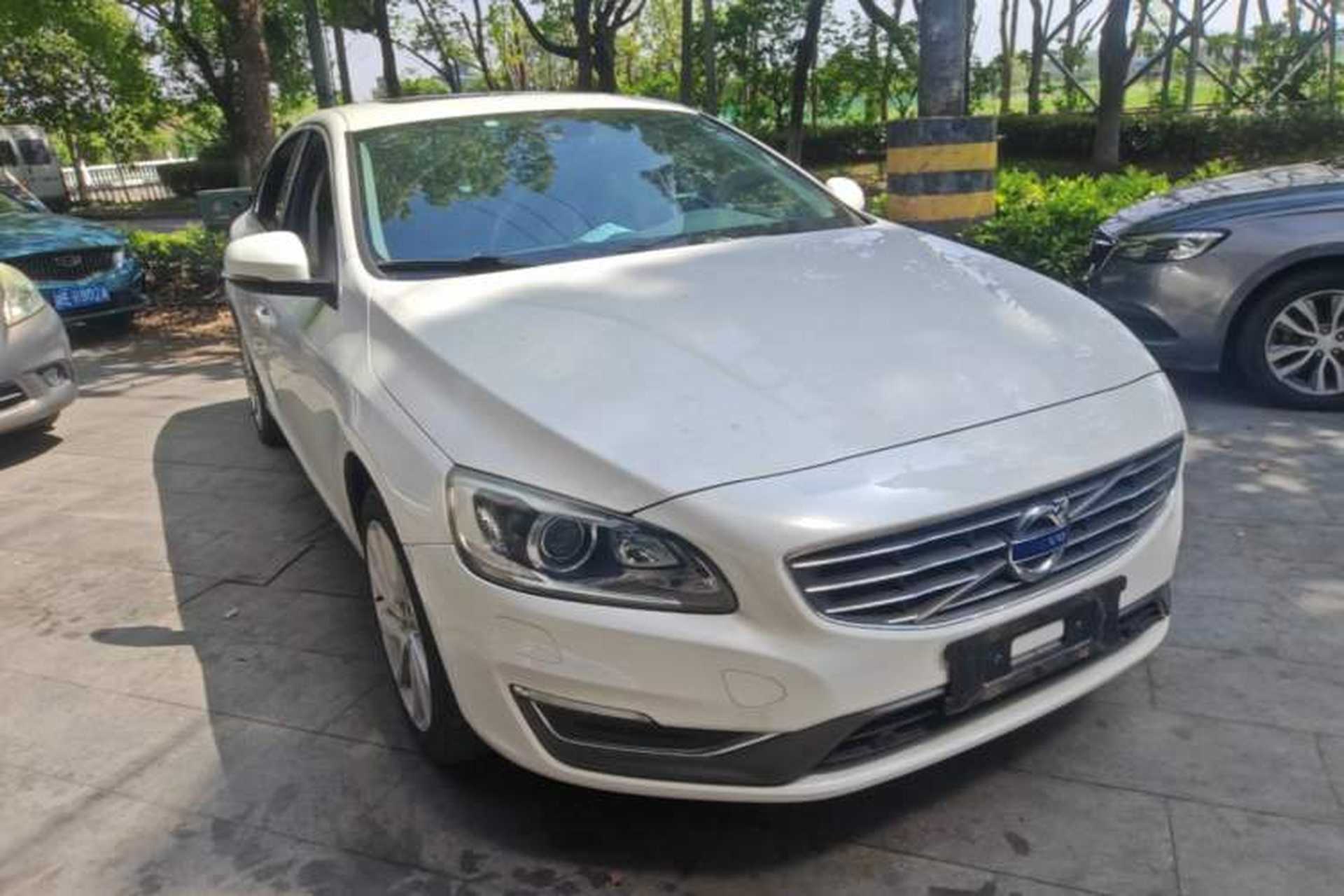 Used Volvo S60 2017 S60L T4 Smart Range Edition Front Right 45 Deg