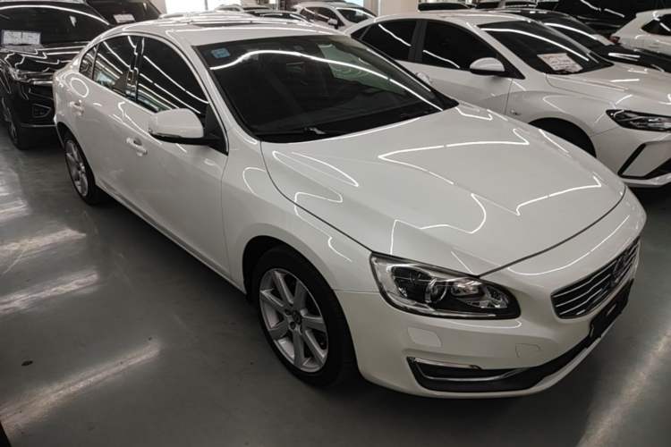 Used Volvo S60 2017 S60L T5 Intelligent Drive Edition Front Right 45 Deg