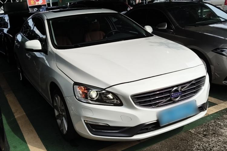 Used Volvo S60 2017 S60L T4 Smart Range Edition Front Right 45 Deg