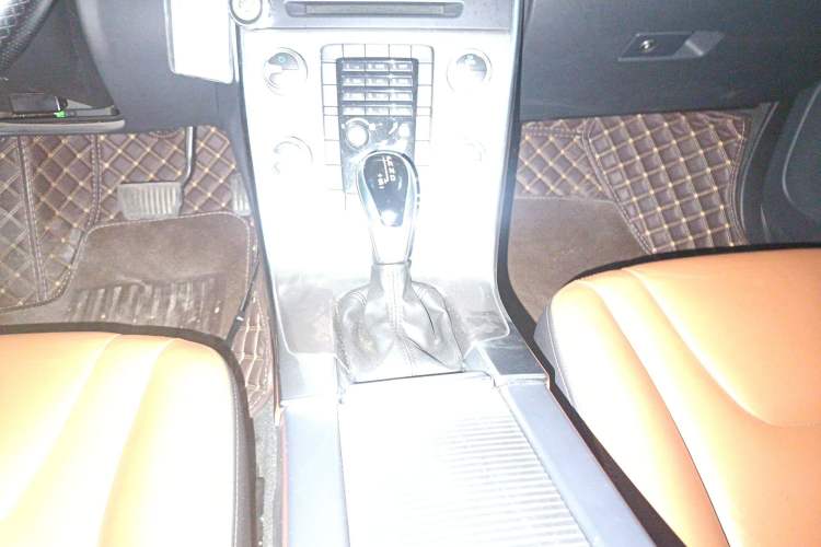 Used Volvo S60 2017 S60L T3 Smart Upgrade Edition Gear Lever