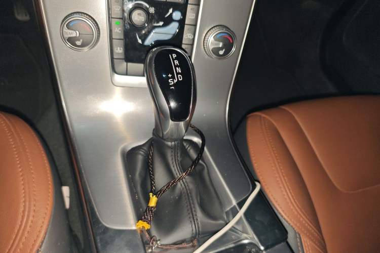 Used Volvo S60 2017 S60L T5 Intelligent Drive Edition Gear Lever