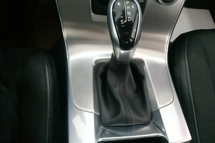 Used Volvo S60 2017 S60L T3 Smart Drive Edition Gear Lever